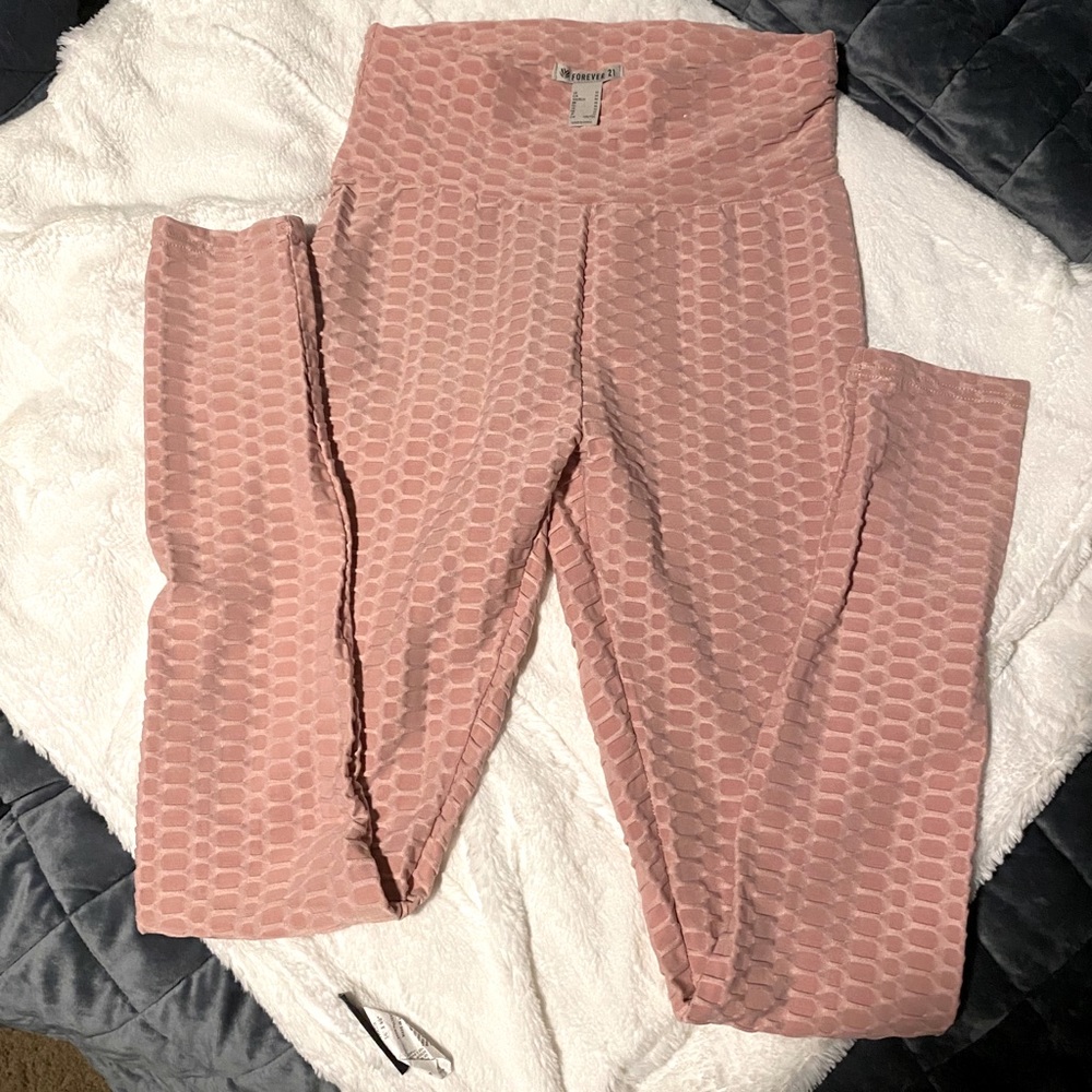 PINK LEGGINGS
